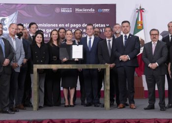 Gobierno reduce comisiones en pago de combustibles