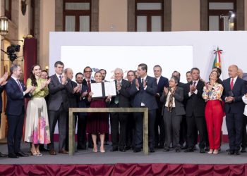 Sheinbaum firma acuerdo para impulsar acero nacional